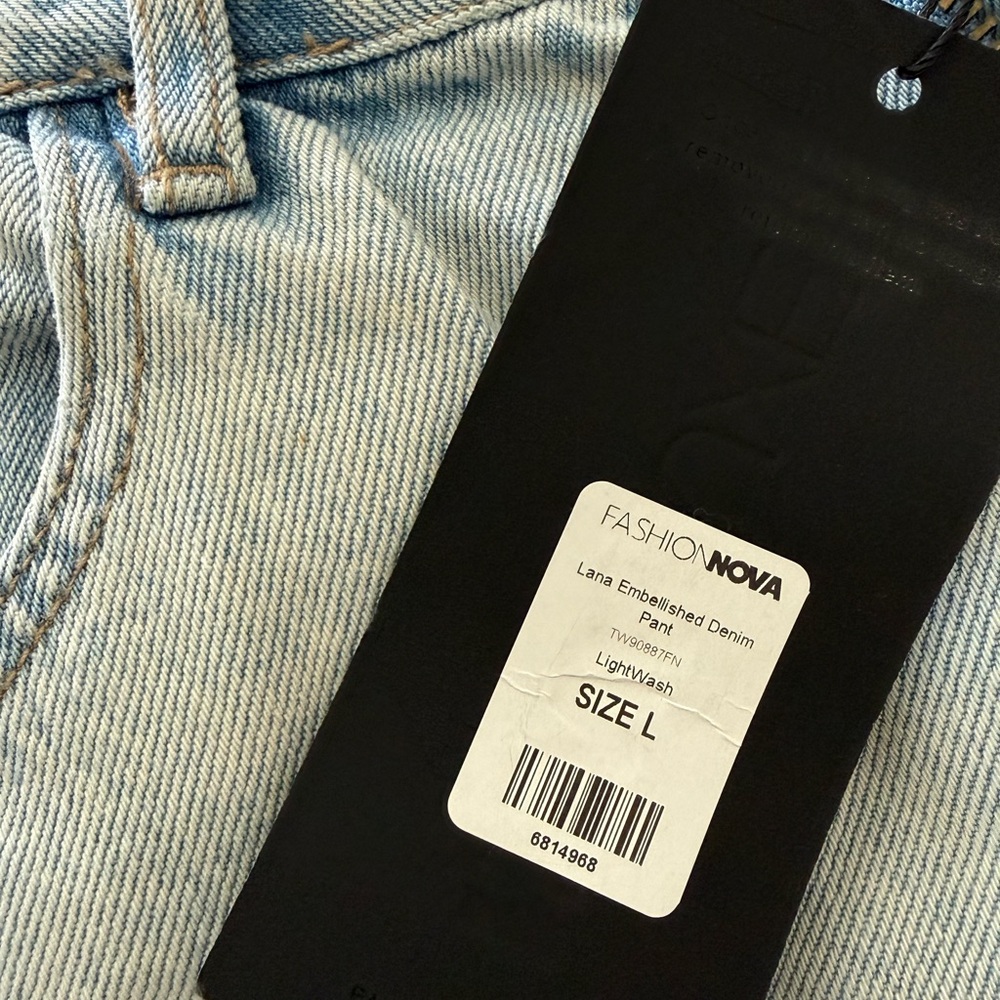 Nova Luxe Light Wash Wide-Leg Jeans with Side Chain Split - Picture 5 of 5